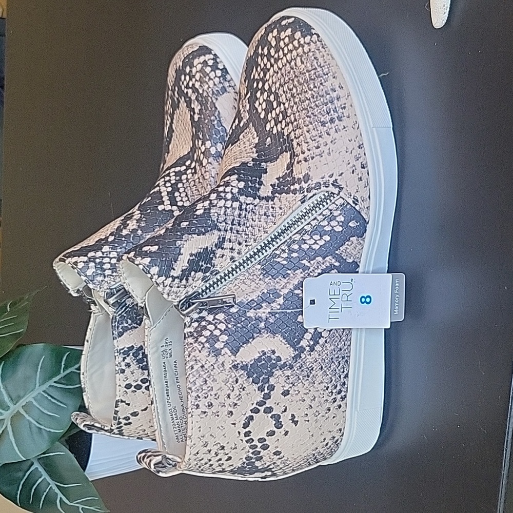Memory foam Size 8 Women's sneakers
